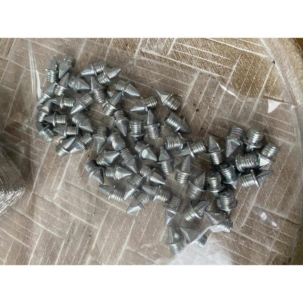 Cleat spikes Pack of 55